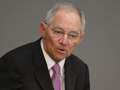 Ο Σόιμπλε απορρίπτει σενάρια «κουρέματος»