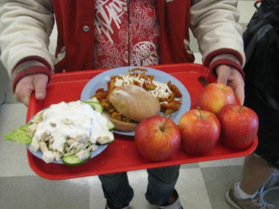 ΥΠΕΣ: 1,4 εκατ. ευρώ για τη σίτιση των μαθητών