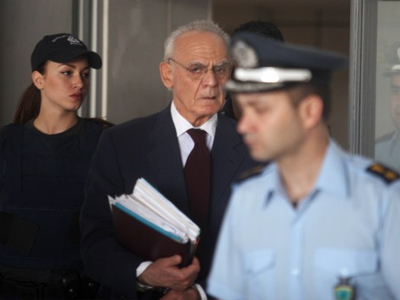 Έγγραφο για τη διαδρομή των εμβασμάτων προκάλεσε αναστάτωση στη δίκη του Άκη