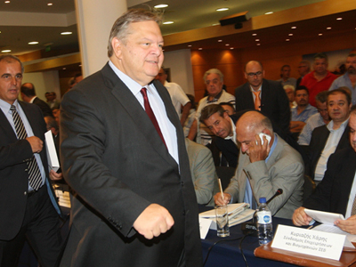 Ευ. Βενιζέλος: Διαψεύδει τον «ξαφνικό θάνατο» του ΟΣΕ