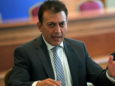 Σύσκεψη στο Υπ. Εργασίας με τους επικεφαλής των Ταμείων