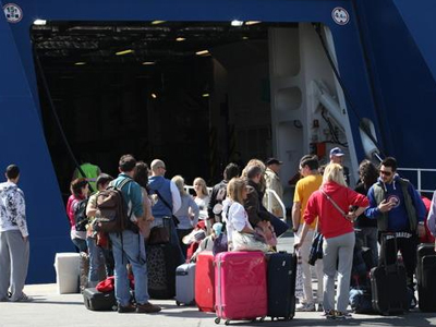 Αυξημένη η έξοδος από το λιμάνι του Πειραιά