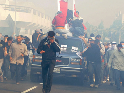 Βίαιη επέμβαση της αστυνομίας σε διαδήλωση στο Μπαχρέιν Βίαιη επέμβαση της αστυνομίας σε διαδήλωση στο Μπαχρέιν