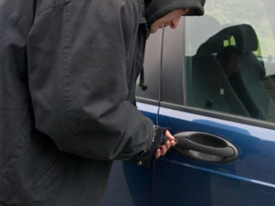 Συλλήψεις για διαρρήξεις οχημάτων στην Αθήνα