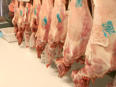 «Εμπόδια» στη διάθεση αρνιών σε πλατείες της Θεσσαλονίκης