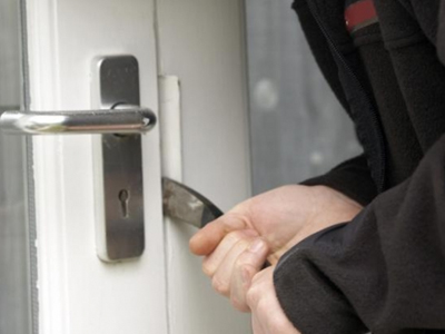 Ανήλικος διαρρήκτης πιάστηκε στα πράσα