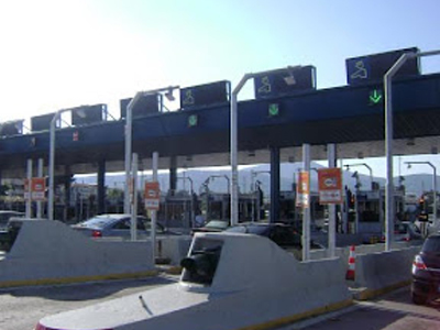 Σπουδαστές του ΤΕΙ Θεσσαλονίκης σήκωσαν τις μπάρες στα διόδια Μαλγάρων