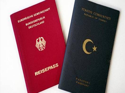Γερμανικό ή τουρκικό διαβατήριο;