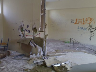 Νεαροί προκάλεσαν φθορές σε σχολικές αίθουσες