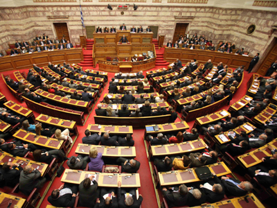 Μπλέξαμε τα… έδρανα στην Ολομέλεια