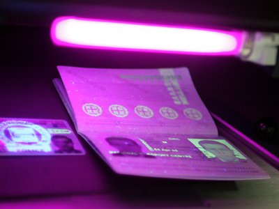 Επιχείρησαν να ταξιδέψουν με πλαστά έγγραφα