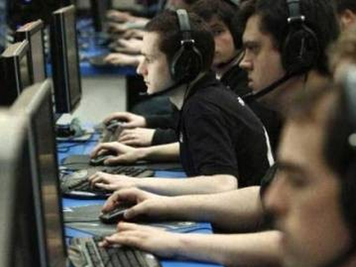 SEXUALITY: Έφηβοι και εθισμός στο Διαδίκτυο