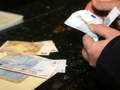 Η εφορία «ξεσκονίζει» τα δάνεια