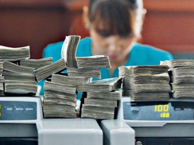 Mέχρι τέλος του μήνα οι δηλώσεις για εμβάσματα εξωτερικού