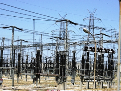 Ξηλώνουν τα εναέρια καλώδια της Δ.Ε.Η. στο Ρέθυμνο