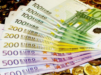 Προσεγγίζει κρίσιμη αντίσταση το ευρώ