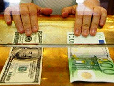 Μικρή άνοδος για το ευρώ