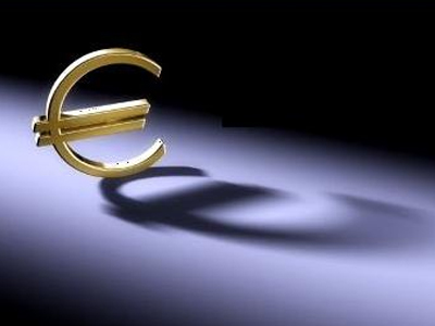 Μικρή πτώση για το ευρώ