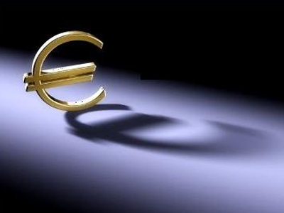 Διατηρεί τη στήριξη το ευρώ