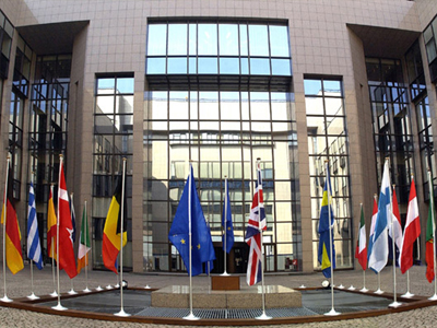 Η Ε.Ε. σκληραίνει τις οικονομικές κυρώσεις κατά του Ιράν