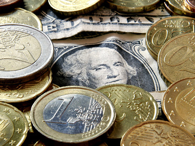 Ενισχύεται το ευρώ