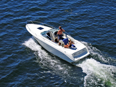 Ταχύπλοο παρέσυρε και σκότωσε λουόμενο μπροστά στο παιδί του στον Βόλο