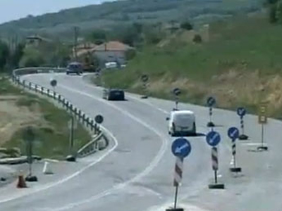 Εργασίες για δρόμο – καρμανιόλα στον Έβρο