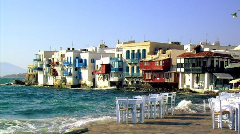 Ιδιοκτήτες ξενοδοχείου στη Μύκονο προπηλάκισαν εφοριακούς