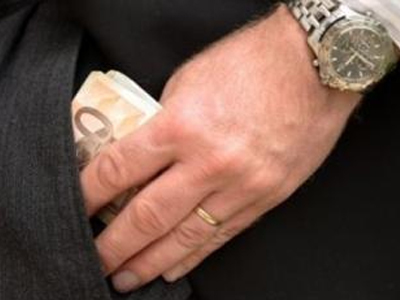 Τον εξαπάτησαν με τη μέθοδο του τριπλασιασμού χρημάτων