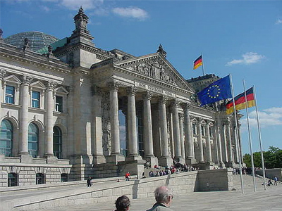 Σταθερό «nein» στην έκδοση ευρωομολόγου