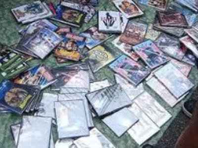 Χανιά: Βρέθηκαν 1.500 πλαστά CD και DVD