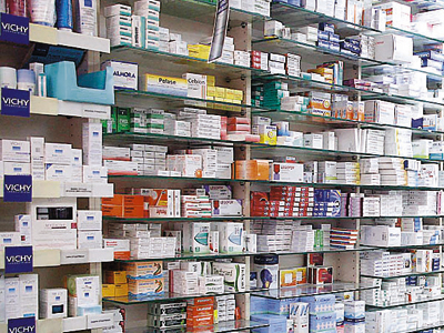 Πτώση πωλήσεων των φαρμακαποθηκών
