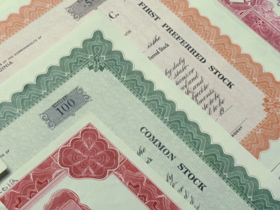 Υποχώρησε η απόδοση του ελληνικού δεκαετούς ομολόγου