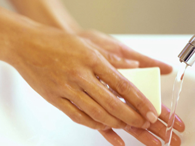 Μόνο το 5% των ανθρώπων πλένει σωστά τα χέρια του στην τουαλέτα