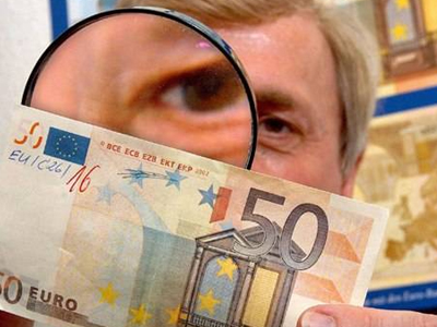 Συνελήφθη για κατοχή πλαστών χαρτονομισμάτων