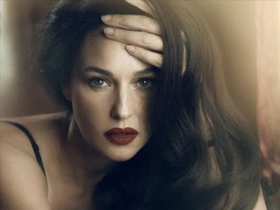 Εντυπωσιακή στα 48 της η Μ. Μπελούτσι!