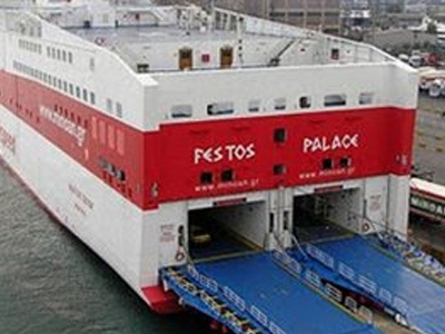 Προσέκρουσε πλοίο στο λιμάνι του Ηρακλείου