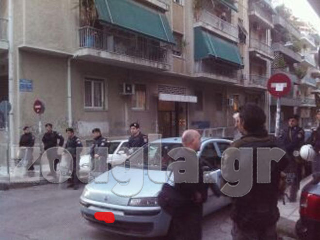 Η πολυκατοικία στου Γκύζη όπου γίνονται οι έρευνες της Αντιτρομοκρατικής