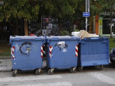 Θεσσαλονίκη: Στα σκουπίδια αντικείμενα αξίας