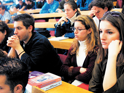 Αυξήθηκαν οι Έλληνες που πάνε για σπουδές στην Αυστραλία