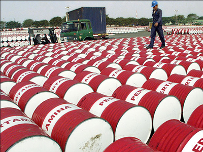 Το πετρέλαιο υποχωρεί λόγω του αμερικανικού προϋπολογισμού