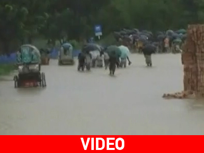 Πλημμύρες και κατολισθήσεις «σφυροκοπούν» το Μπαγκλαντές