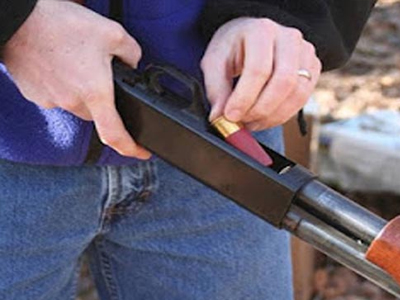 Πυροβόλησε την πόρτα των γειτόνων του για προσωπικές διαφορές