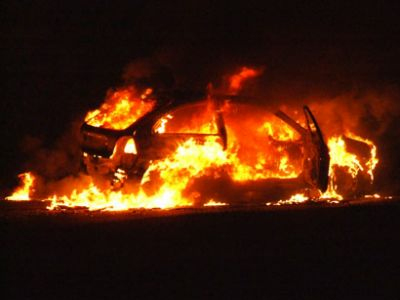 Εμπρηστική επίθεση σε μάντρα αυτοκινήτων στο Π. Φάληρο