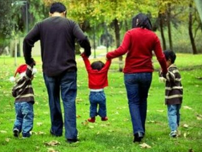 Από την Τετάρτη η καταβολή των οικογενειακών επιδομάτων