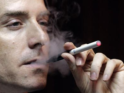 Τα ηλεκτρονικά τσιγάρα βοηθούν στη διακοπή του καπνίσματος