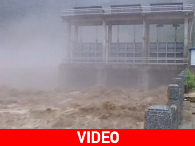 Φονικές πλημμύρες και κατολισθήσεις στην Κίνα