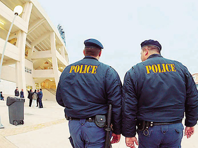 Συνελήφθη γιατί πήγε να κάψει ζωντανό τον άνδρα της