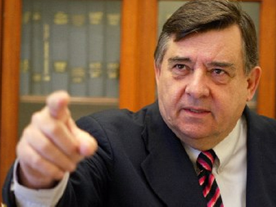 «Η μείωση του εισοδήματος θα φέρει μεγαλύτερη ύφεση»