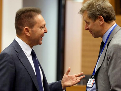 Στο Υπ. Οικονομικών η τρόικα